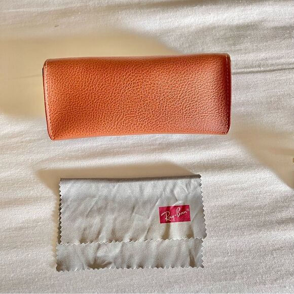 Ray-Ban Tan sunglasses or glasses case snap front cleaning cloth - Picture 2 of 3
